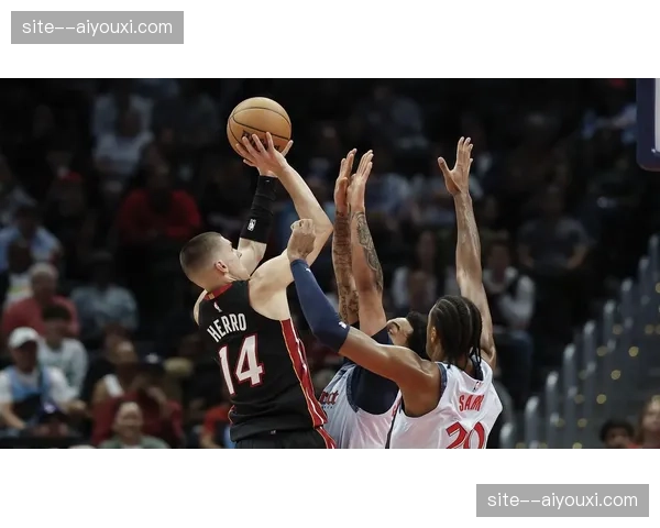 热火对阵骑士近10场交锋热火2胜8负处于下风 骑士近期状态更为出色